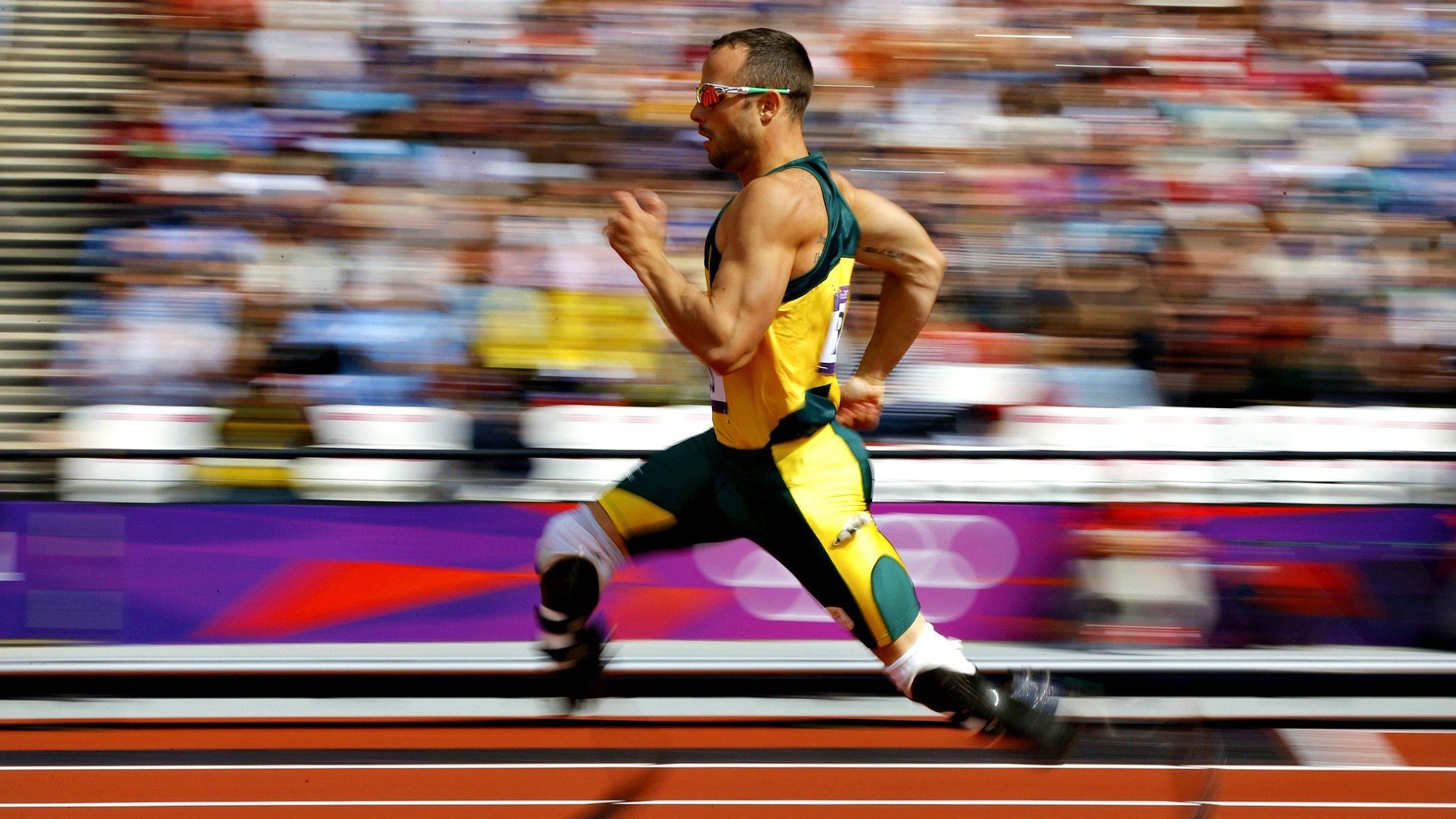 萨默·麦金托什后程加速逆转对手夺金,麦金托什海报